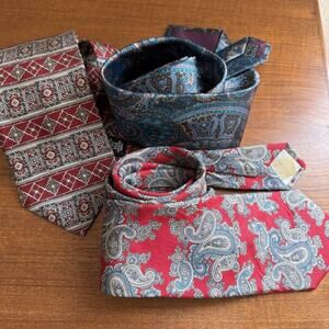 Lot of 3 Vintage Designer Silk Neckties Bill Blass Lord & Taylor Van Heusen